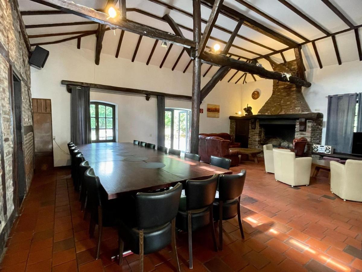 Magnificent Farmhouse In Sint Joost Kültér fotó